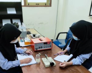 Read more about the article BIKIN BANGGA, SANTRIWATI SMP MBS RAIH MEDALI EMAS AJANG SAINS INTERNASIONAL