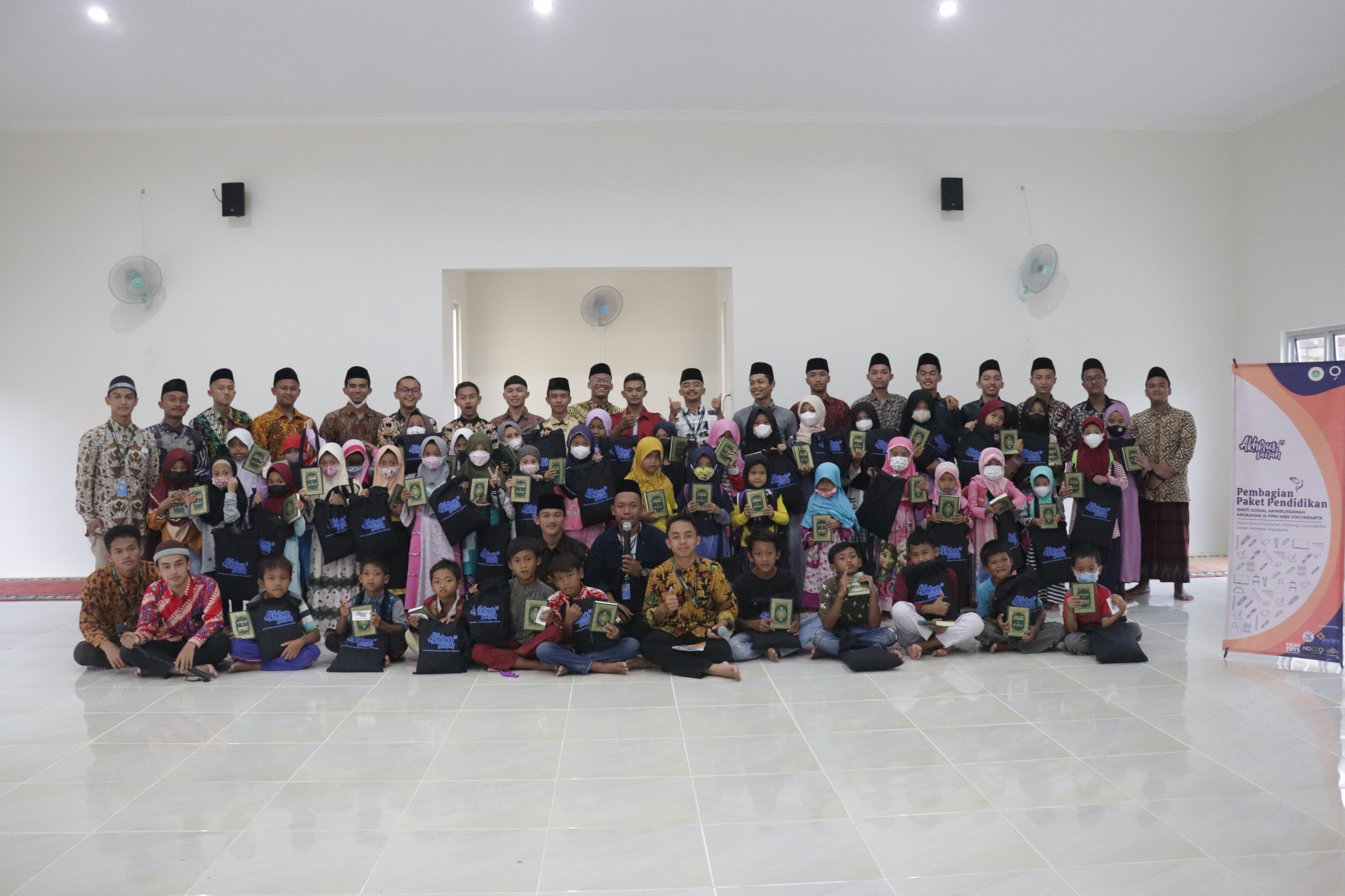 Read more about the article SAMBUT BULAN SUCI RAMADHAN, SANTRI MBS AJAK BERBAGI