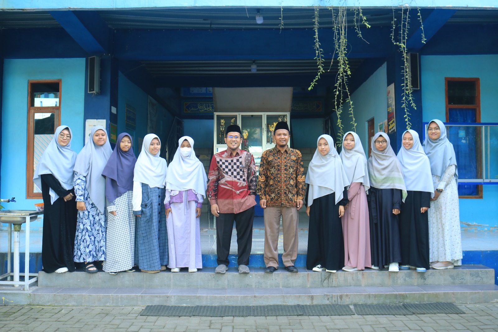 Read more about the article SEBELUM BERANGKAT KE MESIR, 24 ALUMNI MBS PAMITAN SEKALIGUS MEMINTA DOA RESTU