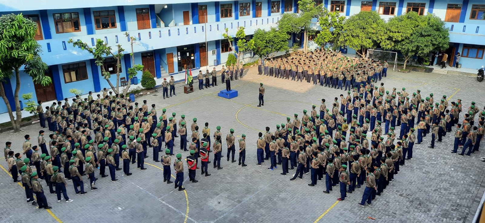 Read more about the article PERKEMAHAN AKBAR SANTRI “HIZBUL WATHAN MENDIDIK ADAB”, SANTRI BELAJAR ADAB, DISIPLIN & SURVIVAL DENGAN SEMANGAT