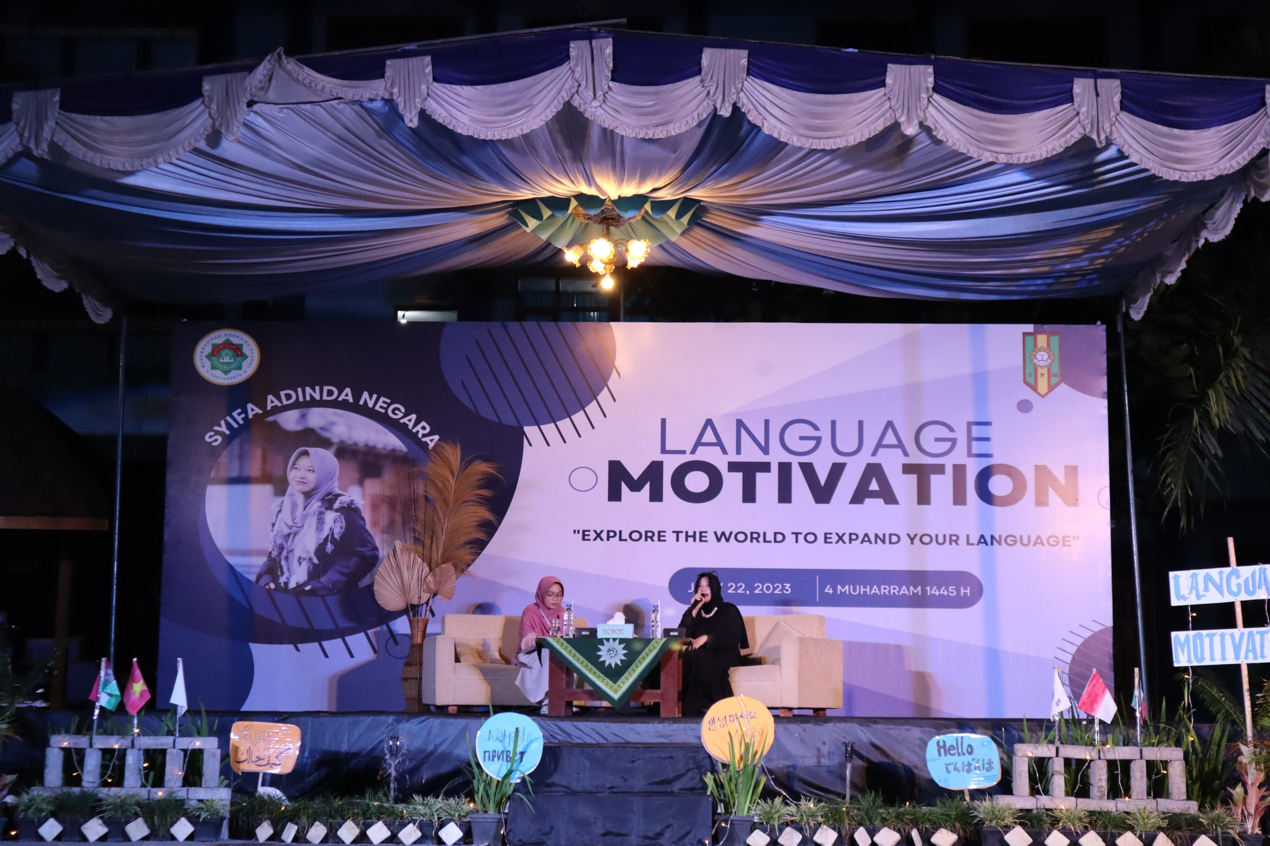 Read more about the article SYIFA ADINDA NEGARA BERIKAN TIPS KUASAI BAHASA ASING KEPADA SANTRIWATI MBS