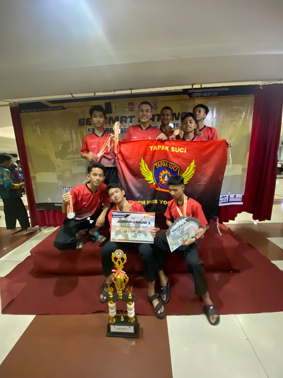 Read more about the article Tapak Suci Putra MBS Juara Umum III di Ajang UPY CUP