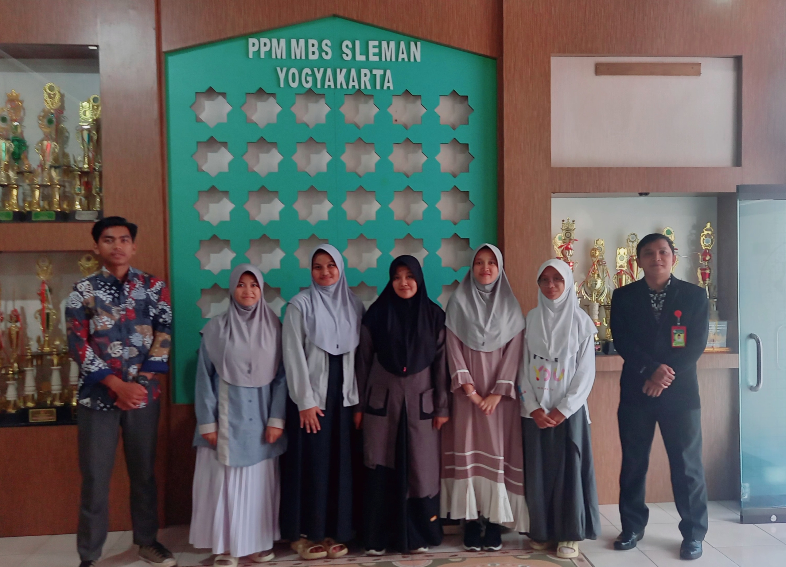 Read more about the article Siswa SMA Muhammadiyah Ahmad Dahlan Metro Belajar Leadership di MBS
