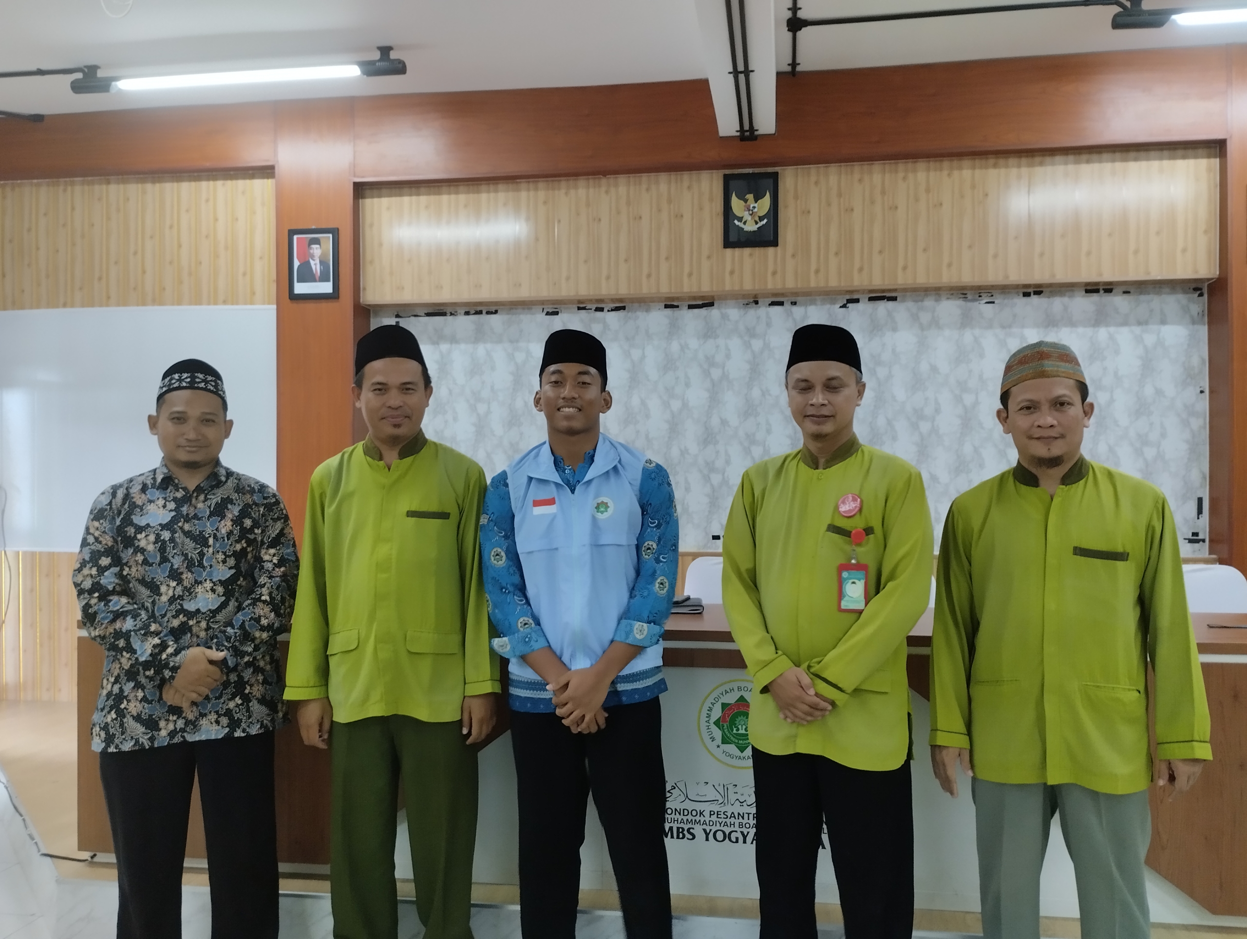 Read more about the article Wadir III Lepas Santri International Student Ambassador