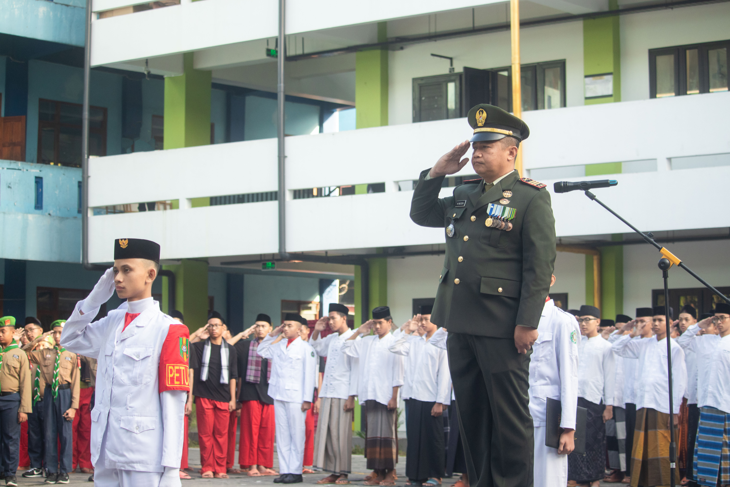 Read more about the article Khidmat dan Meriah: MBS Gelar Upacara HUT RI ke-79