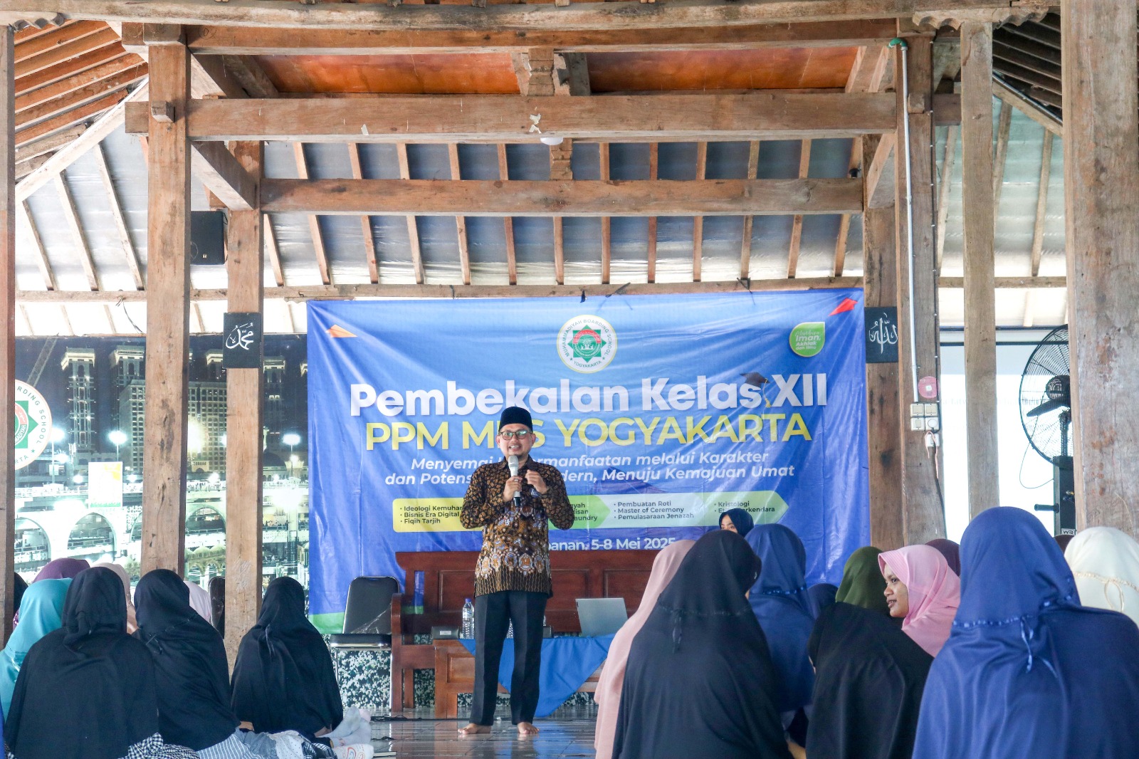 Read more about the article Pembekalan Kelas Akhir Menjadi Bekal Untuk Menjadi Alumni Yang Hebat, Bermartabat, dan Berakhlak Mulia