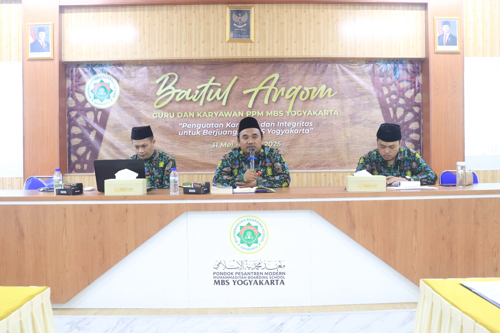 Read more about the article MBS Adakan Baitul Arqam bagi Guru dan Karyawan Baru: Perkuat Ideologi Kader dan Persiapkan Tenaga Pendidik Menghadapi Tantangan Zaman