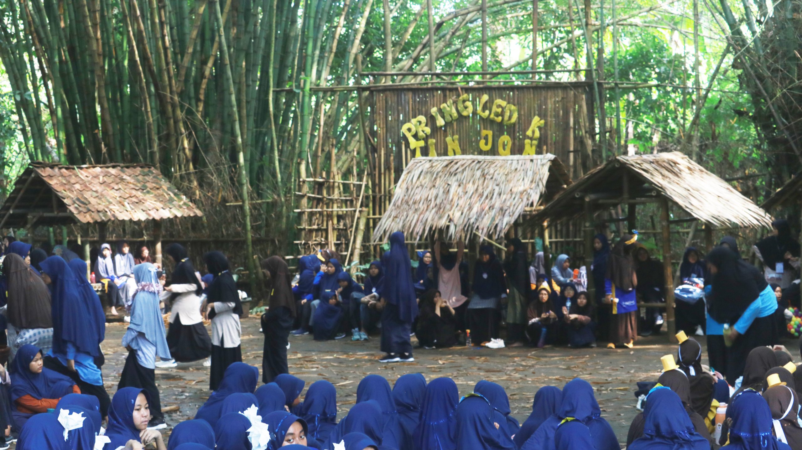 Read more about the article FORTASI Hari Kedua: Outbond Eratkan Persaudaraan Antarsantri