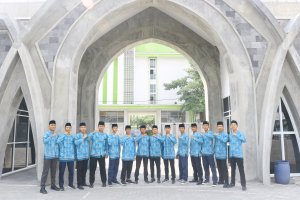 Read more about the article Bukti Cinta Tanah Air: Santri Putra Harumkan MBS Yogya Sebagai Paskibra