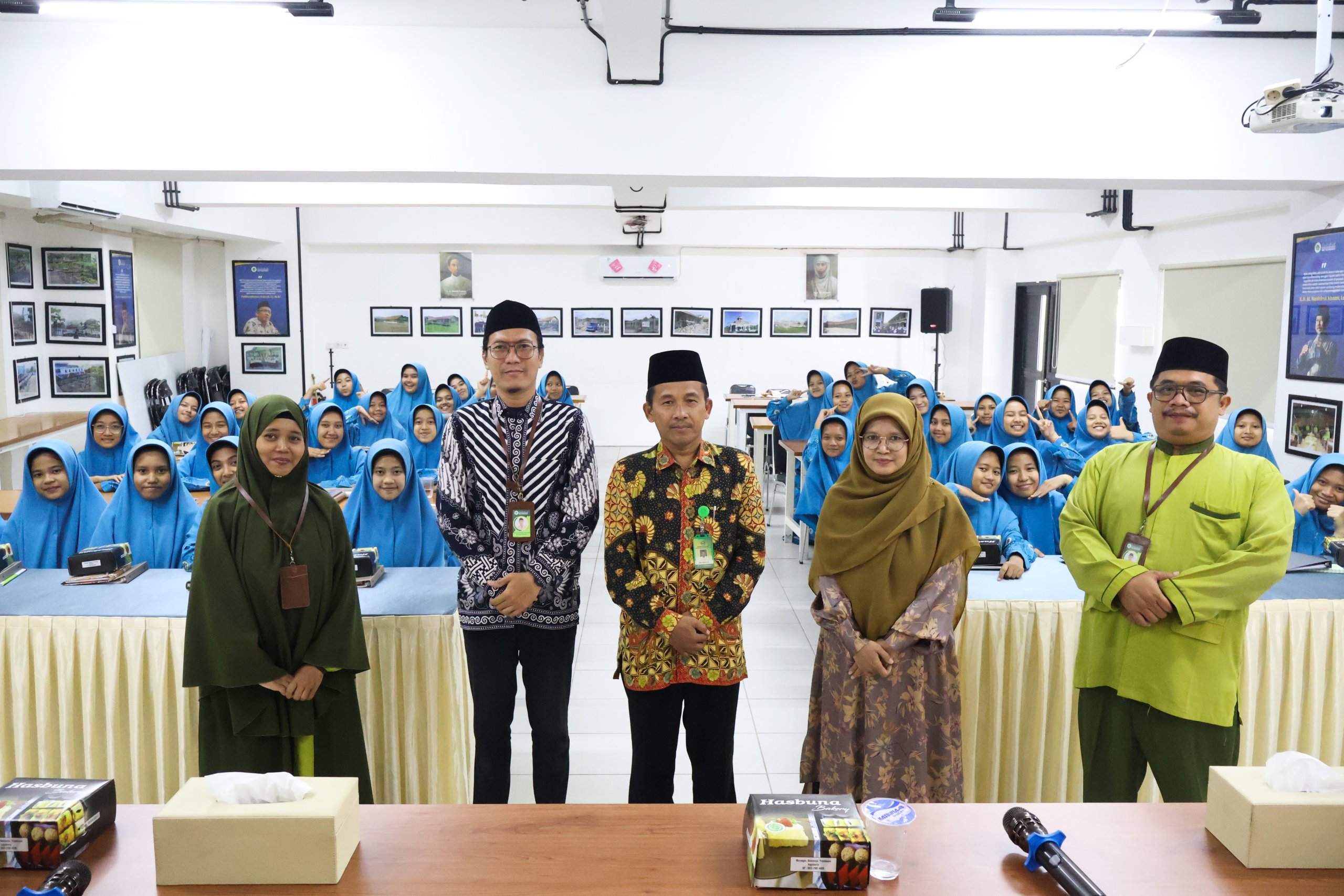 Read more about the article Wujudkan Keluarga Sakinah, Kemenag Sleman Berikan BRUS di SMA MBS Sleman Yogya