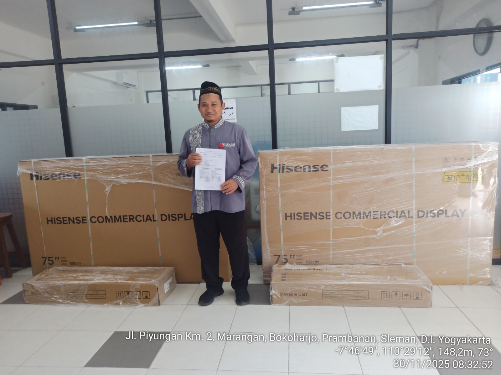 You are currently viewing Belajar Santri Semakin Interaktif: MBS Yogya Terima Bantuan IFP Kemendikdasmen