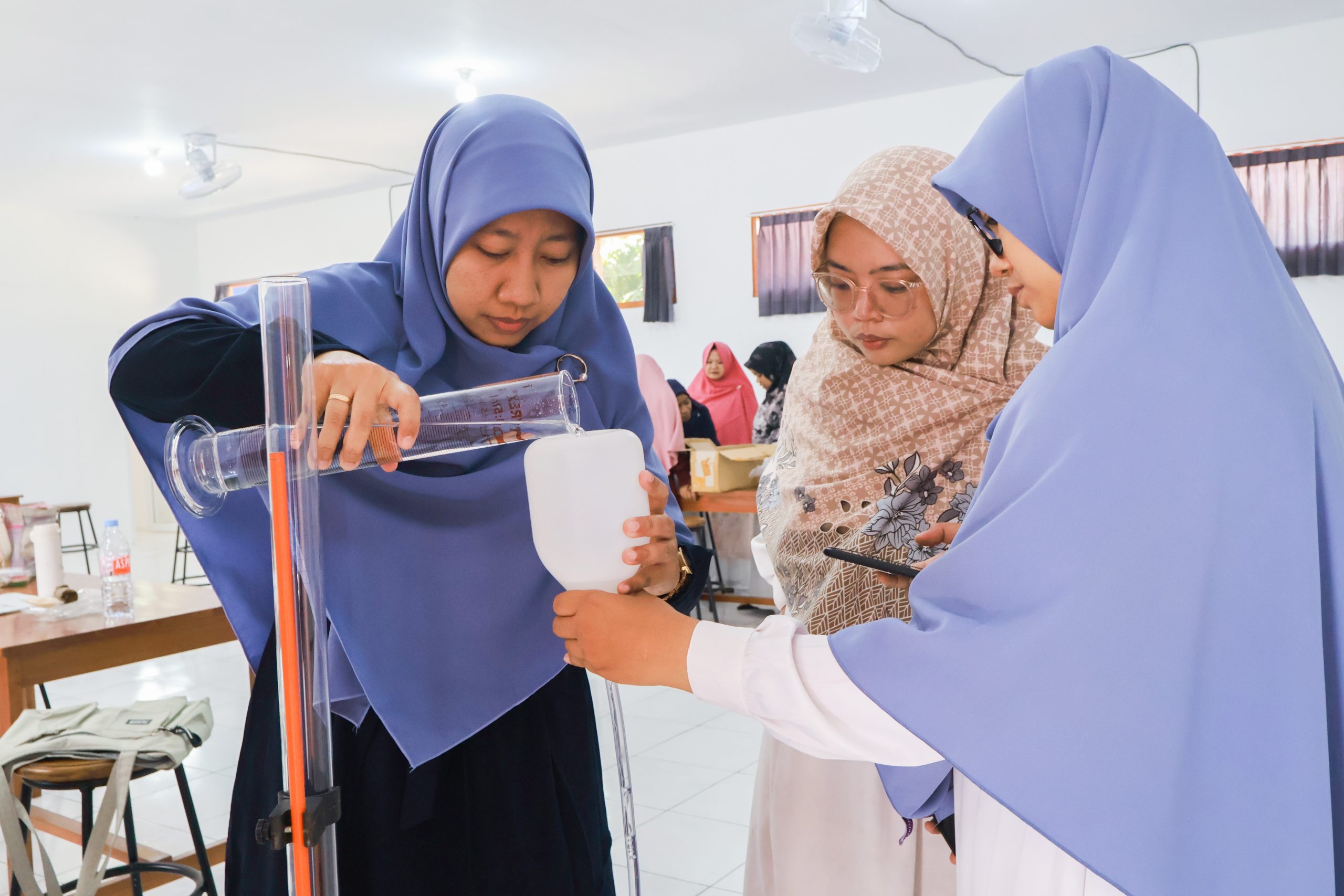 Read more about the article Guru IPA MBS Yogya Gelar Bedah Alat Lab Baru, Menuju Science Show 2026